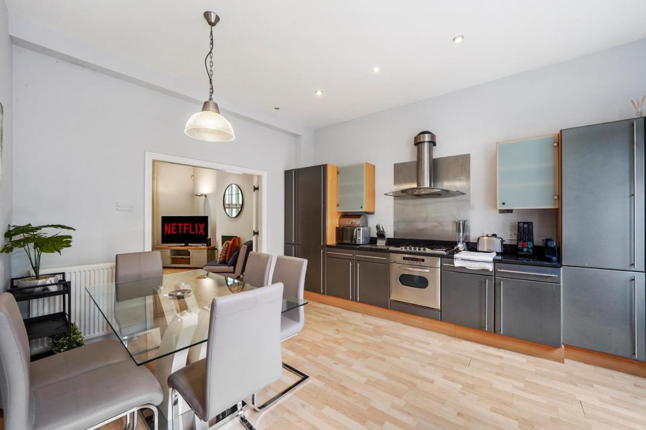 Pristine Stylish Townhouse On The Stray! - Sleeps 9 Villa Harrogate Exterior photo