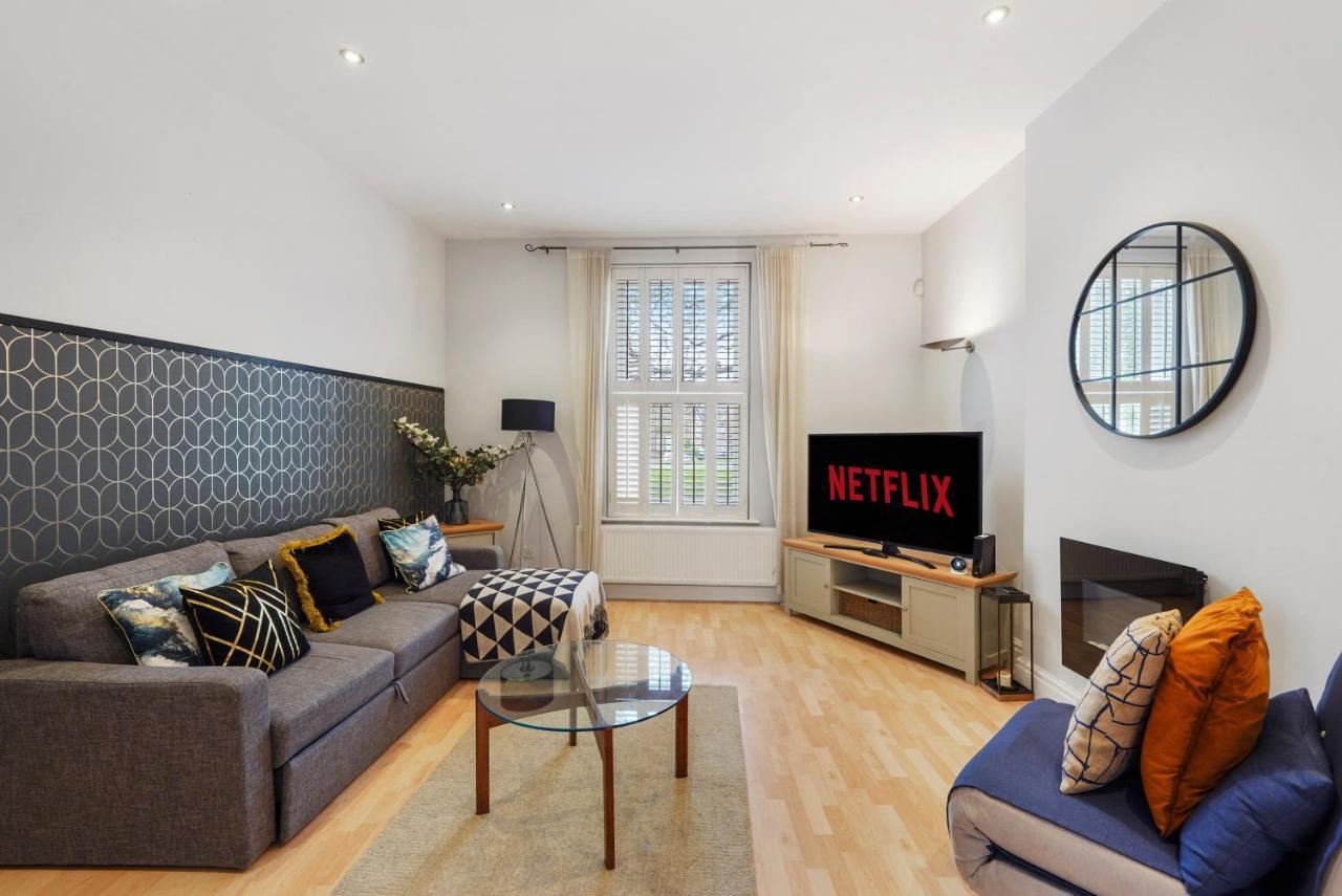 Pristine Stylish Townhouse On The Stray! - Sleeps 9 Villa Harrogate Exterior photo