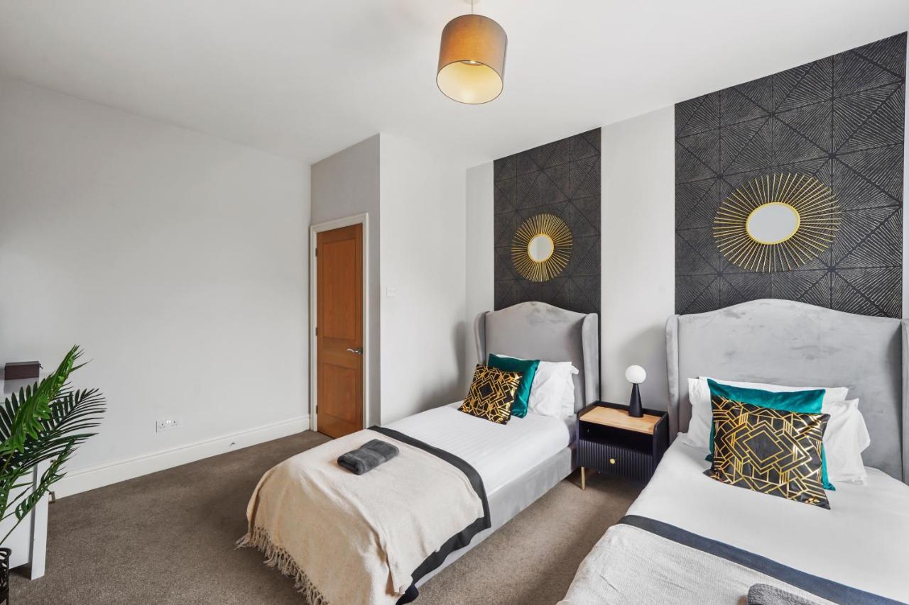 Pristine Stylish Townhouse On The Stray! - Sleeps 9 Villa Harrogate Exterior photo