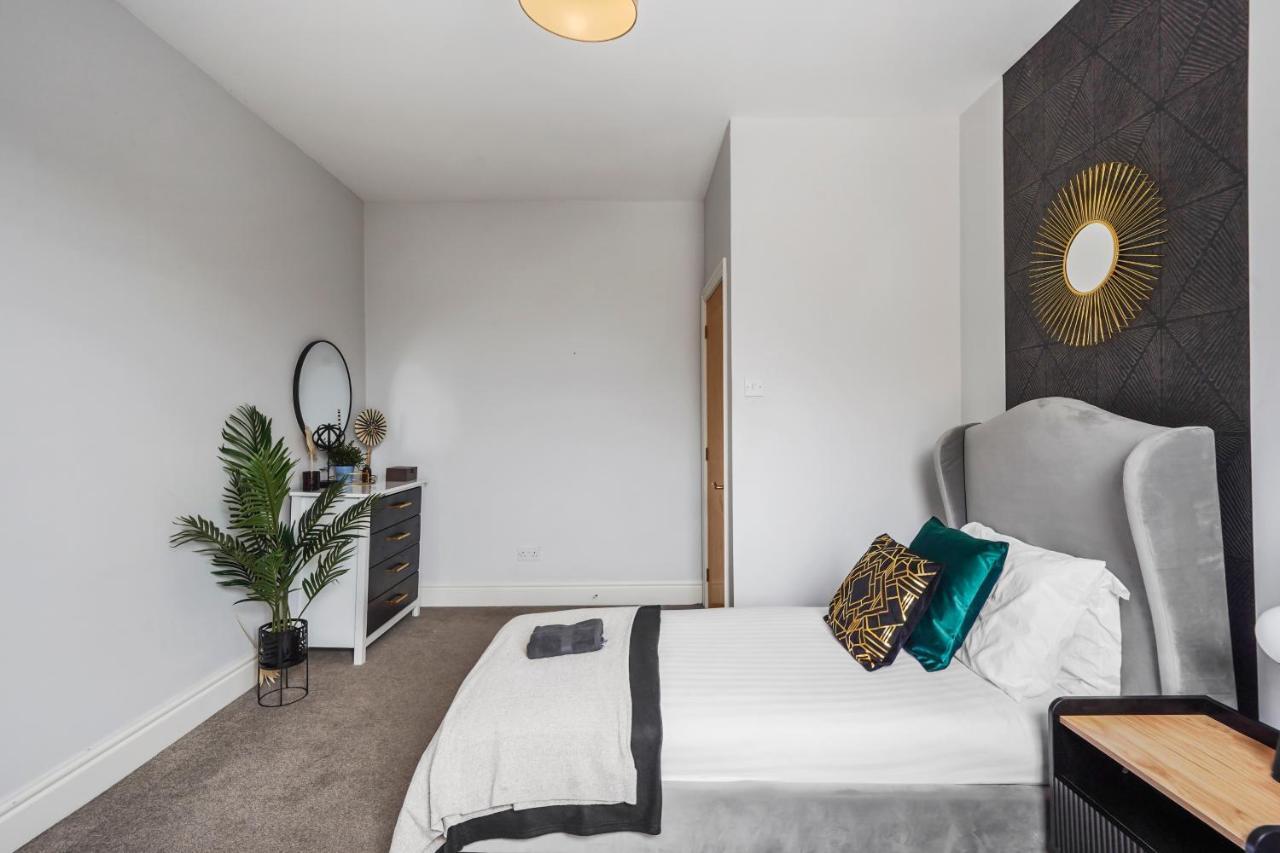 Pristine Stylish Townhouse On The Stray! - Sleeps 9 Villa Harrogate Exterior photo